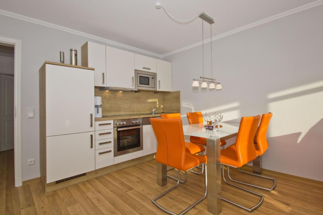Mit Meerblick Und Balkon, Gratis Nutzung Vom Ahoi Erlebnisbad Und Sauna In Sellin - Meeresblick Fewo 33 괴렌 외부 사진