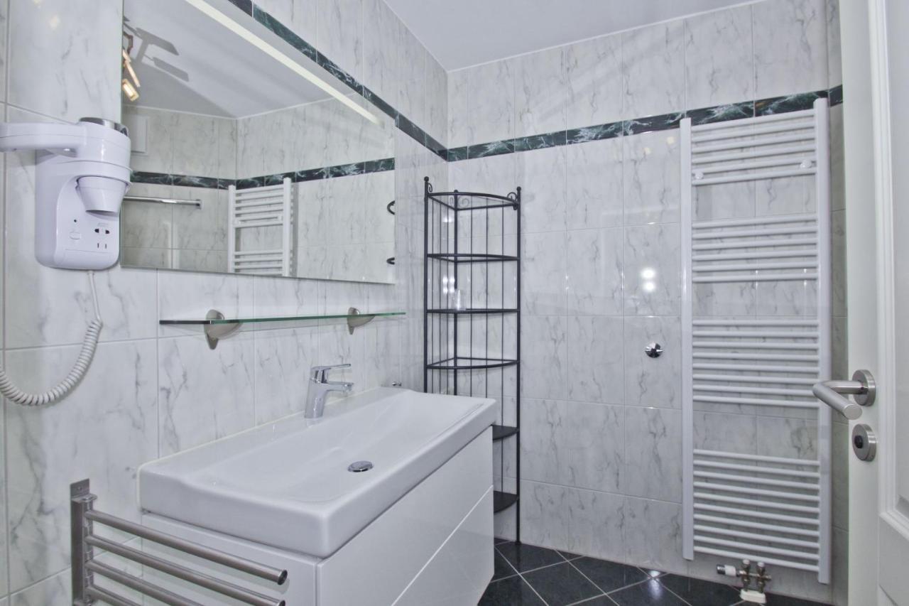 Mit Meerblick Und Balkon, Gratis Nutzung Vom Ahoi Erlebnisbad Und Sauna In Sellin - Meeresblick Fewo 33 괴렌 외부 사진